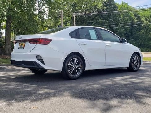 Used 2023 Kia Forte LXS FWD image 3