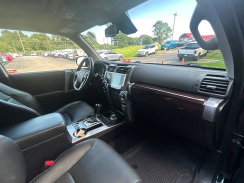 Used 2023 Toyota 4Runner Limited AWD/4WD image 17