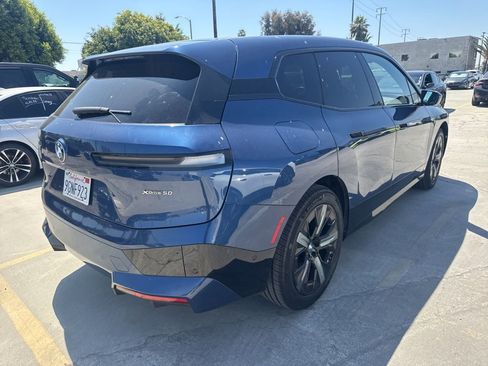 Used 2023 BMW iX xDrive50 w/ Sport Package AWD/4WD image 5