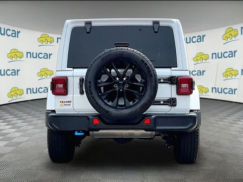 Used 2024 Jeep Wrangler Unlimited Sahara w/ Technology Group AWD/4WD image 5