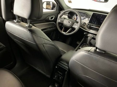 Used 2026 Jeep Compass Latitude AWD/4WD image 33