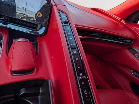 Used 2024 Chevrolet Corvette Stingray Premium Conv w/ Z51 Performance Package RWD image 24