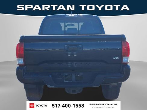 Used 2016 Toyota Tacoma TRD Sport AWD/4WD image 7