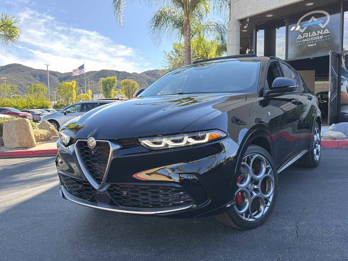 Used 2024 Alfa Romeo Tonale Ti w/ Active Assist Package AWD/4WD image 2