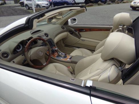 Used 2009 Mercedes-Benz SL 550 image 24