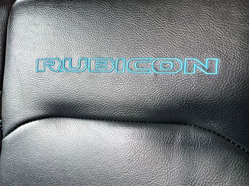 Used 2021 Jeep Wrangler Unlimited Rubicon 4xe w/ Cold Weather Group AWD/4WD image 24