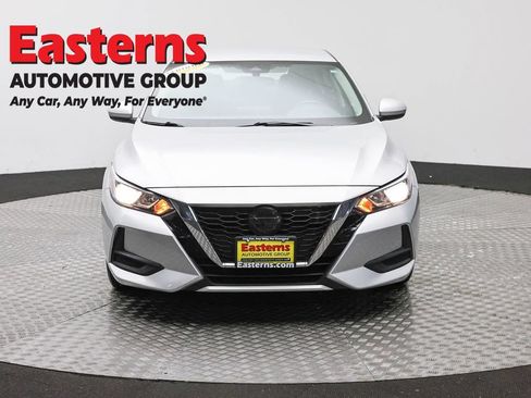 Used 2022 Nissan Sentra SV FWD image 2