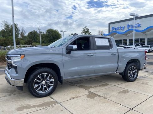 Used 2024 Chevrolet Silverado 1500 LT AWD/4WD image 6