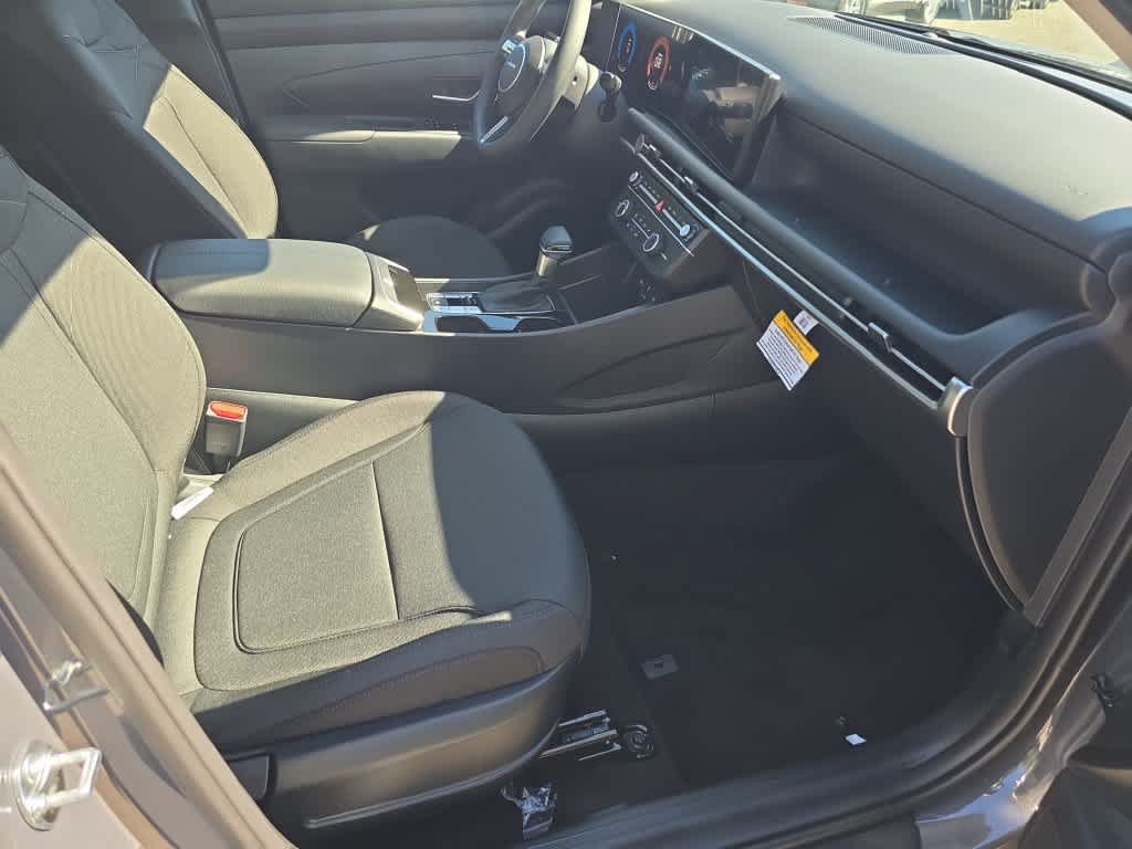 New 2026 Hyundai Tucson SE w/ Tow & Go Package FWD image 22