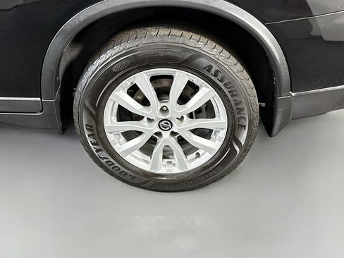 Used 2020 Nissan Rogue SV FWD image 37