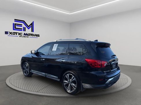 Used 2019 Nissan Pathfinder Platinum FWD image 3