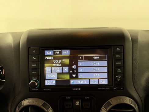 Used 2016 Jeep Wrangler Sport AWD/4WD image 5