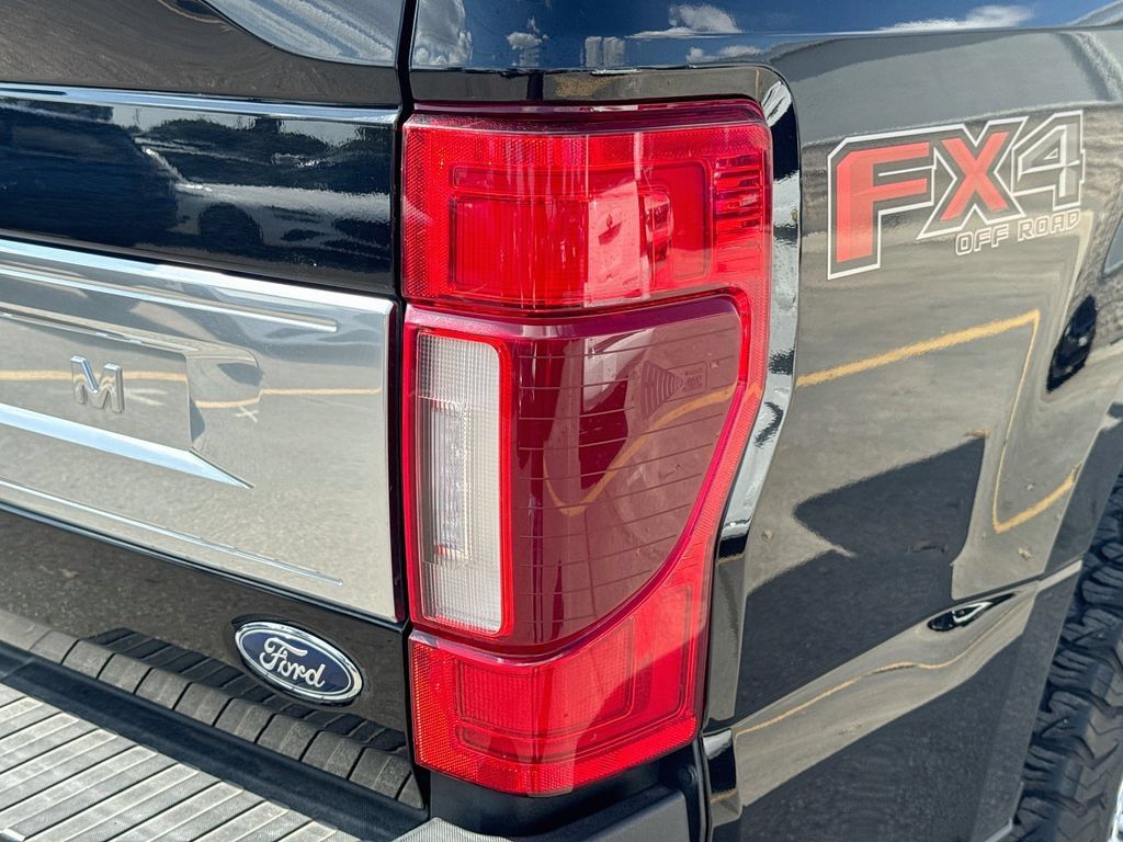 Used 2021 Ford F250 Platinum w/ FX4 Off-Road Package AWD/4WD image 31