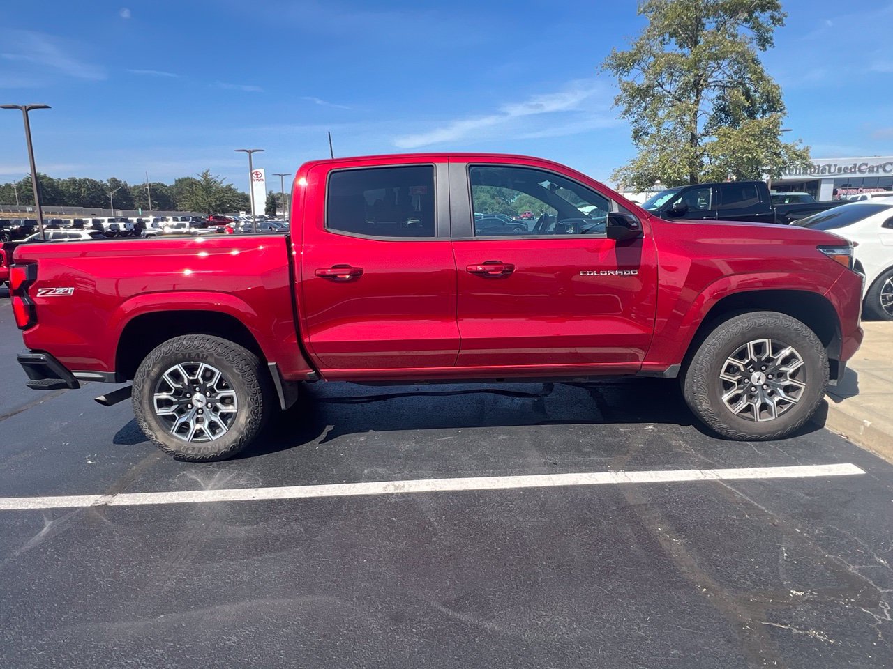 Used 2023 Chevrolet Colorado Z71 w/ Z71 Convenience Package 2 AWD/4WD image 1