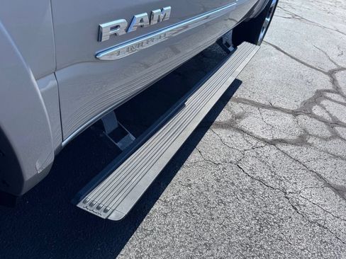 Used 2022 RAM 1500 Limited AWD/4WD image 40