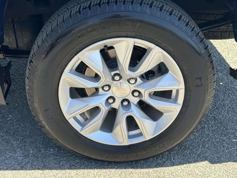 Used 2024 Chevrolet Silverado 1500 Custom AWD/4WD image 32