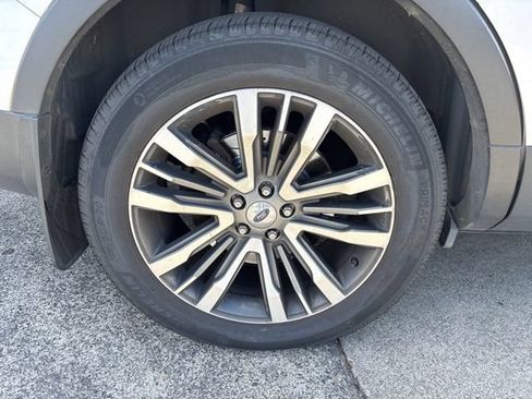 Used 2016 Ford Explorer Platinum AWD/4WD image 12