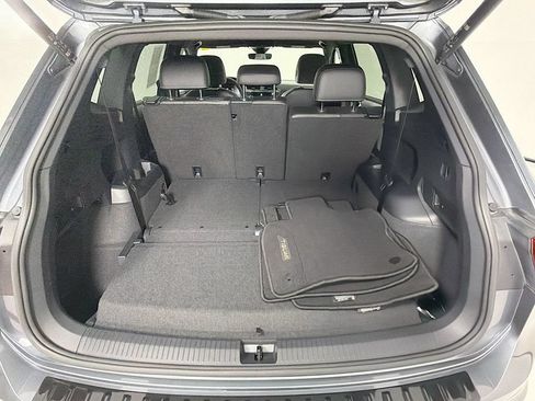 Certified 2023 Volkswagen Tiguan SE R-Line FWD image 26