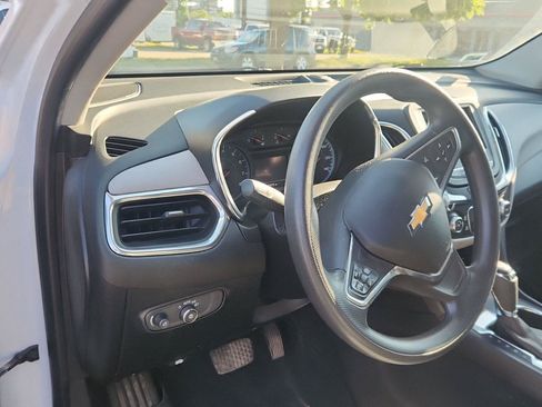 Used 2019 Chevrolet Equinox LS AWD/4WD image 11