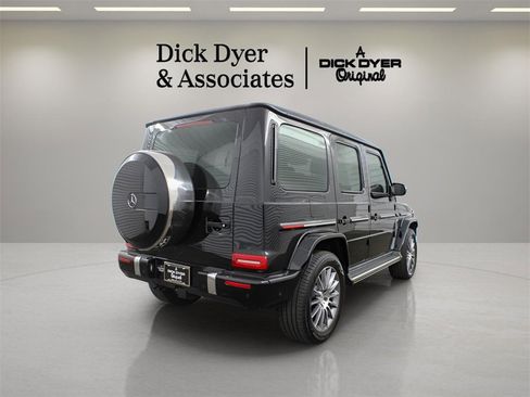 Used 2024 Mercedes-Benz G 550 image 2