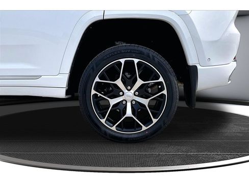 Used 2023 Jeep Grand Cherokee Summit AWD/4WD image 41