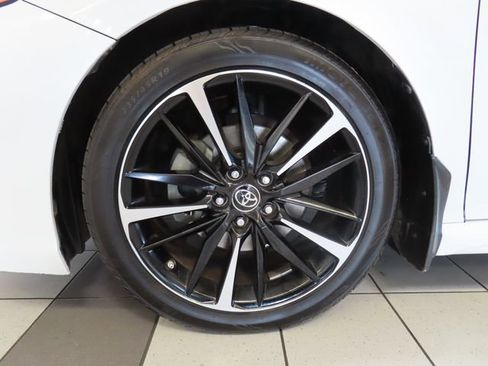 Used 2018 Toyota Camry XSE FWD image 14