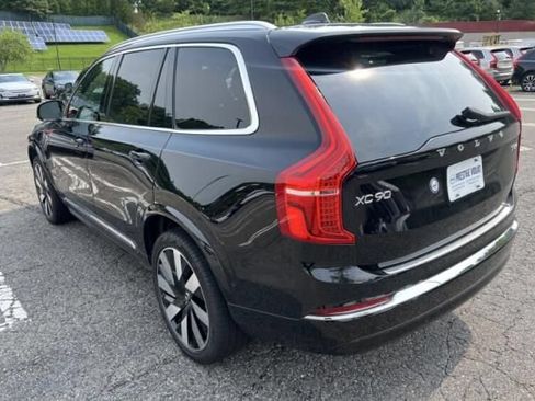 Used 2025 Volvo XC90 T8 Ultra w/ Protection Package Premier AWD/4WD image 4