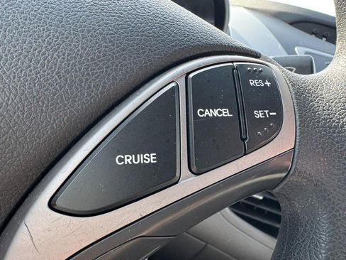 Used 2013 Hyundai Elantra GLS w/ Preferred Pkg FWD image 17