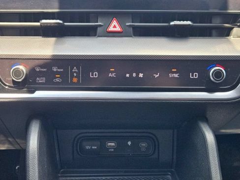 Certified 2025 Kia Sportage SX FWD image 18