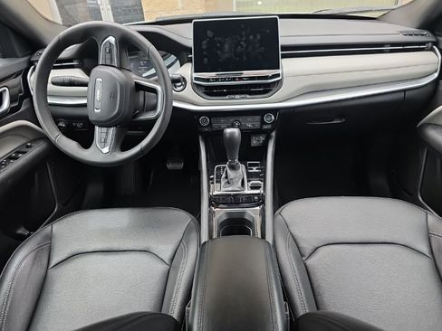 Used 2025 Jeep Compass Limited AWD/4WD image 6