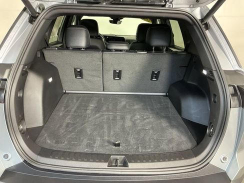 Used 2025 Chevrolet Equinox LT w/ Convenience Package II image 9