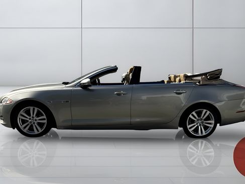 Used 2011 Jaguar XJ L RWD image 4