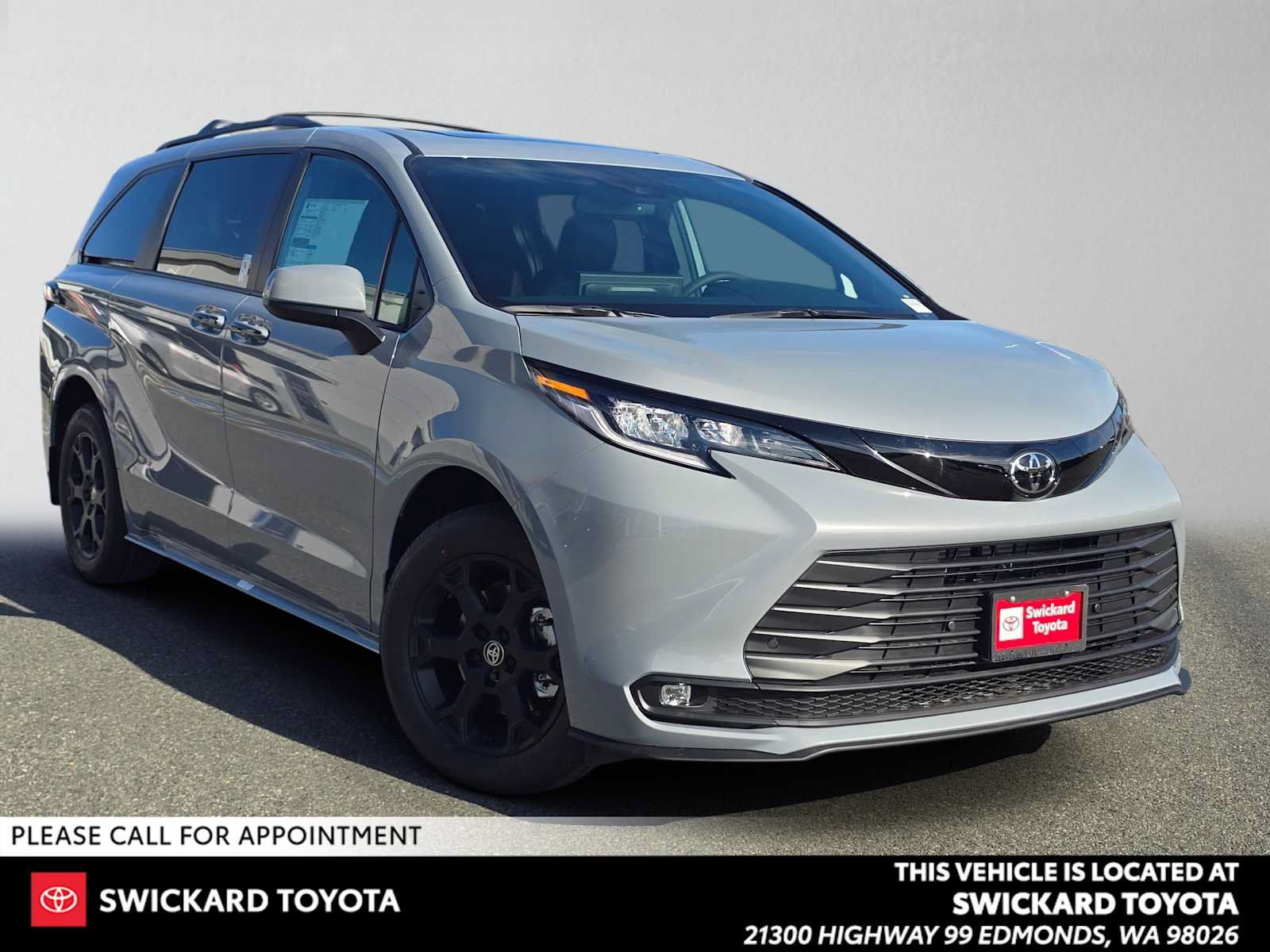 New 2026 Toyota Sienna XLE Woodland Edition AWD/4WD image 1