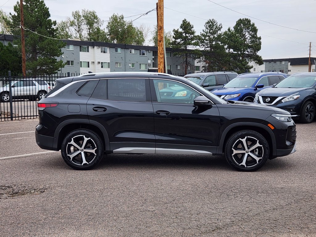 Certified 2025 Volkswagen Tiguan SE AWD/4WD image 4