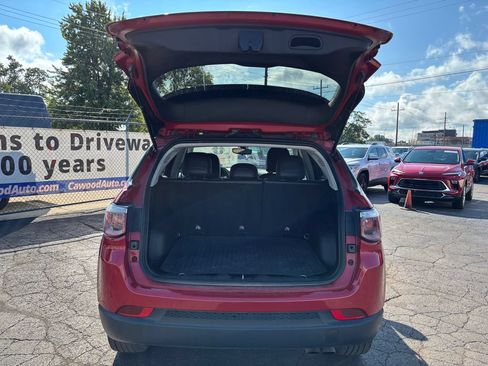 Used 2018 Jeep Compass Latitude AWD/4WD image 4