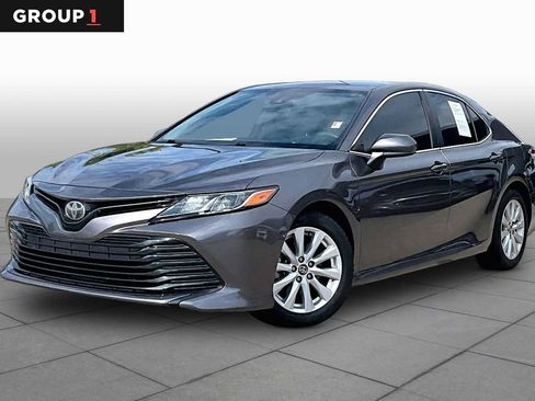 Used 2019 Toyota Camry LE FWD image 1