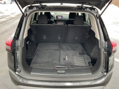 Used 2022 Nissan Rogue SV image 21