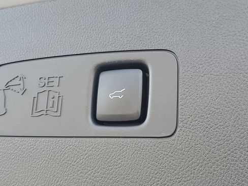 Certified 2023 Lincoln Corsair Standard w/ Equipment Group 101A image 8