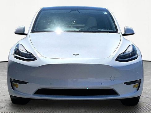 Used 2022 Tesla Model Y Long Range image 3