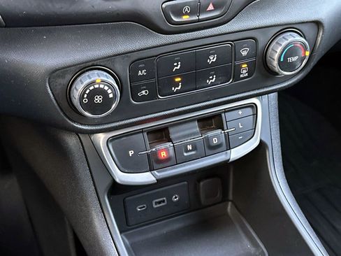 Certified 2023 GMC Terrain SLE image 24