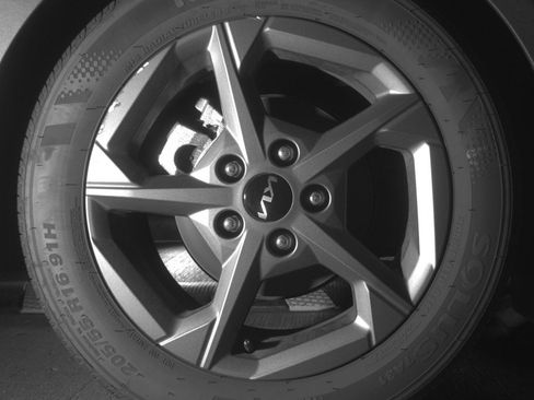 Used 2025 Kia K4 LXS image 15