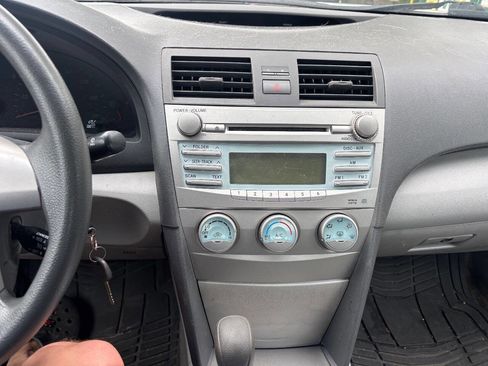 Used 2009 Toyota Camry LE FWD image 11