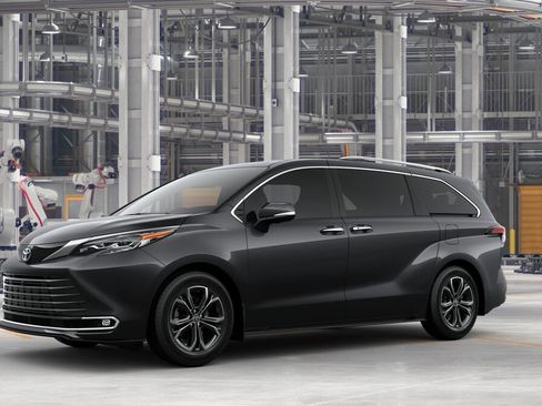 New 2025 Toyota Sienna Platinum image 2