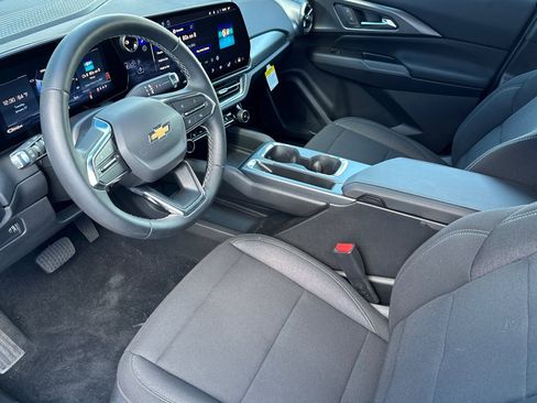 Used 2026 Chevrolet Equinox EV LT image 11