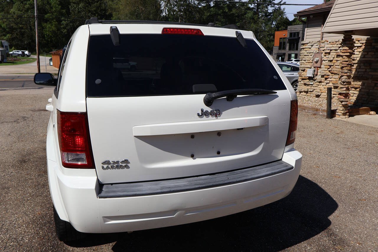Used 2010 Jeep Grand Cherokee Laredo AWD/4WD image 6
