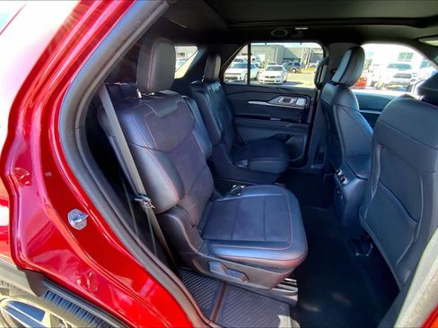 Certified 2025 Ford Explorer ST image 20