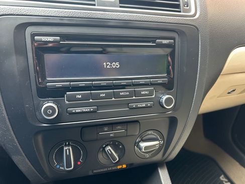 Used 2012 Volkswagen Jetta SE image 9
