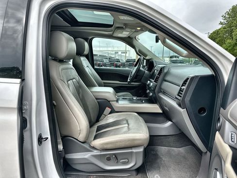 Used 2019 Ford Expedition Limited w/ Equipment Group 301A RWD image 28