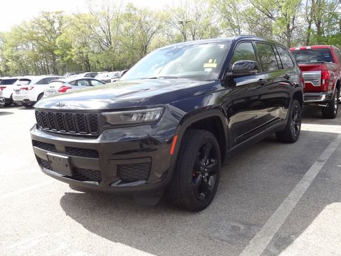 Used 2024 Jeep Grand Cherokee L Laredo image 6