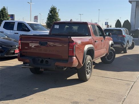 Used 2025 Toyota Tacoma TRD Off-Road image 5